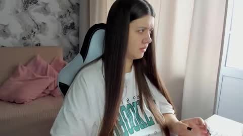 Aletta Oushen online show from 10.02.25