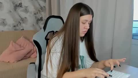 Aletta Oushen online show from 10.08.25