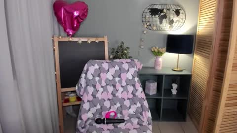 Snapshot of alettablacck chatting on 10.16.25 alettablacck online show from 10.16.25