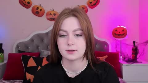 Snapshot of alettablacck chatting on 10.21.25 alettablacck online show from 10.21.25