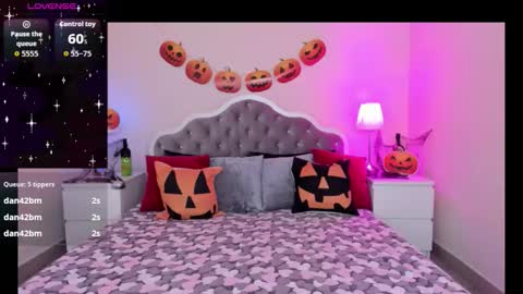 Snapshot of alettablacck chatting on 10.25.25 alettablacck online show from 10.25.25