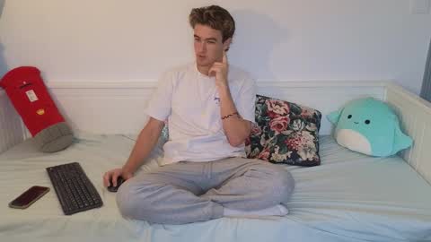 Alex83530 online show from 12.18.25