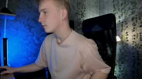 Snapshot of alex__sweet chatting on 09.28.25 your Alex online show from 09.28.25