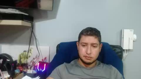 Snapshot of alex_colombia_b chatting on 02.14.25 alex online show from 02.14.25