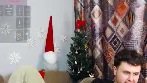 Snapshot of alex_onelove chatting on 12.28.24 Alex online show from 12.28.24