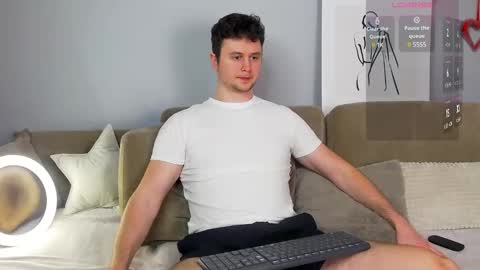 Snapshot of alex_onelove chatting on 03.04.25 Alex online show from 03.04.25