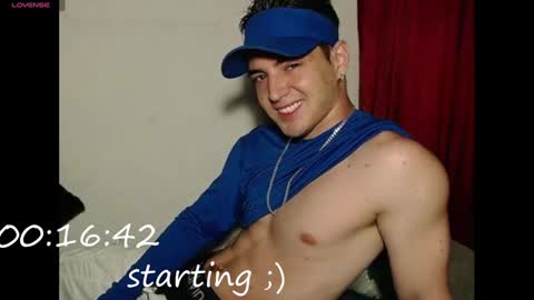 Snapshot of alex_smith0 chatting on 01.26.25 online show from 01.26.25