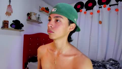 Snapshot of alex_sweet_69 chatting on 10.24.25 Alex online show from 10.24.25