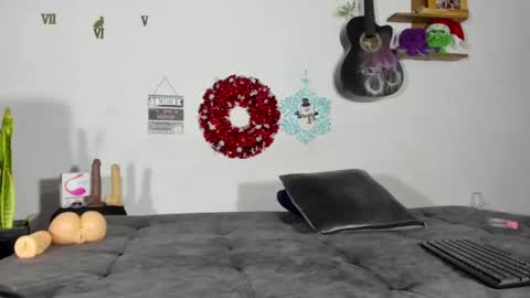 Alex Woll online show from 12.22.24