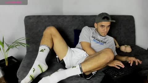 Alex Woll online show from 09.22.25