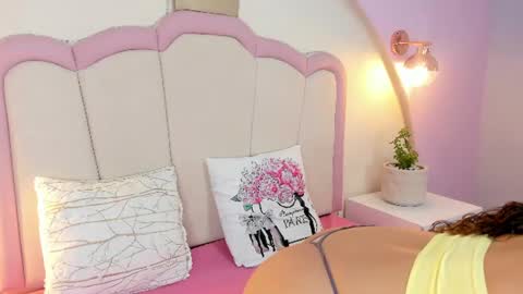 Snapshot of alexa_cutte_ chatting on 07.27.26 A L E X A online show from 07.27.26