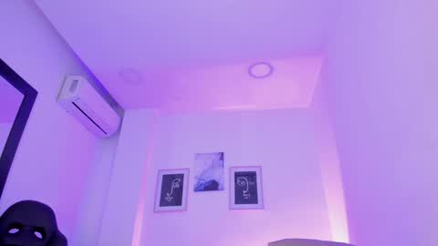 Alexa Millers online show from 02.08.25