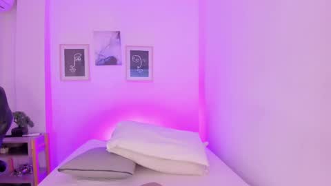 Alexa Millers online show from 02.17.25