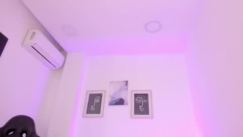 Alexa Millers online show from 02.25.25