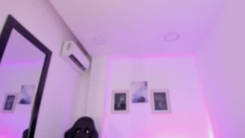 Alexa Millers online show from 03.04.25