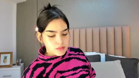 Alexa Thaylor online show from 01.06.25