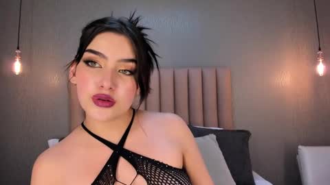 Alexa Thaylor online show from 01.06.25