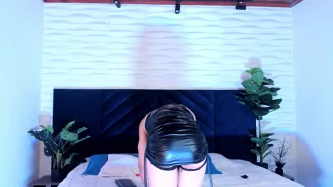 alexa_vandercloude online show from 10.18.25