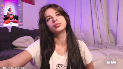 Snapshot of alexaaimee chatting on 03.09.25 Alexa online show from 03.09.25