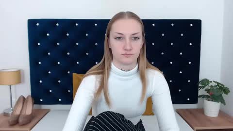 Snapshot of alexabigheart chatting on 12.02.24 Alexa with big heart 3 online show from 12.02.24