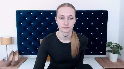 Snapshot of alexabigheart chatting on 12.04.24 Alexa with big heart 3 online show from 12.04.24