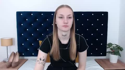 Snapshot of alexabigheart chatting on 12.11.24 Alexa with big heart 3 online show from 12.11.24