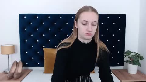 Snapshot of alexabigheart chatting on 12.16.24 Alexa with big heart 3 online show from 12.16.24