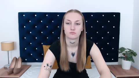 Snapshot of alexabigheart chatting on 12.20.24 Alexa with big heart 3 online show from 12.20.24