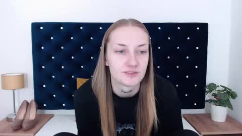 Snapshot of alexabigheart chatting on 12.27.24 Alexa with big heart 3 online show from 12.27.24