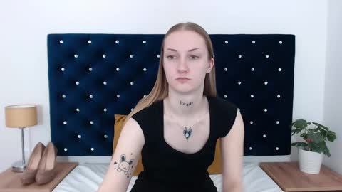 Snapshot of alexabigheart chatting on 12.30.24 Alexa with big heart 3 online show from 12.30.24