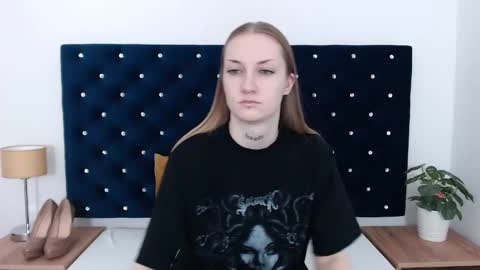 Snapshot of alexabigheart chatting on 01.07.25 Alexa with big heart 3 online show from 01.07.25