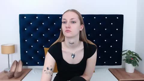 Snapshot of alexabigheart chatting on 01.10.25 Alexa with big heart 3 online show from 01.10.25