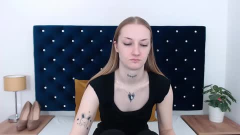 Snapshot of alexabigheart chatting on 01.15.25 Alexa with big heart 3 online show from 01.15.25