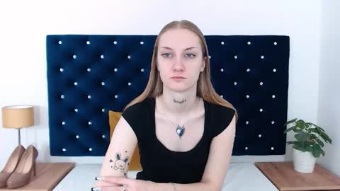Snapshot of alexabigheart chatting on 01.28.25 Alexa with big heart 3 online show from 01.28.25