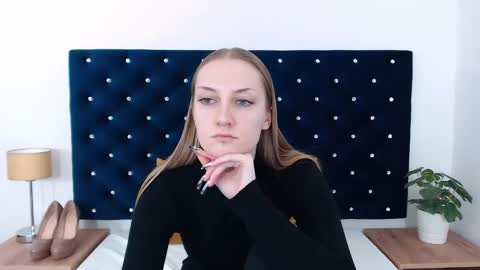 Snapshot of alexabigheart chatting on 01.29.25 Alexa with big heart 3 online show from 01.29.25