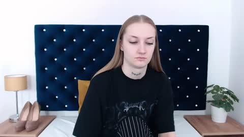 Snapshot of alexabigheart chatting on 02.03.25 Alexa with big heart 3 online show from 02.03.25