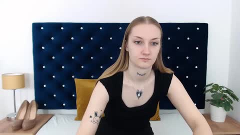 Snapshot of alexabigheart chatting on 02.05.25 Alexa with big heart 3 online show from 02.05.25