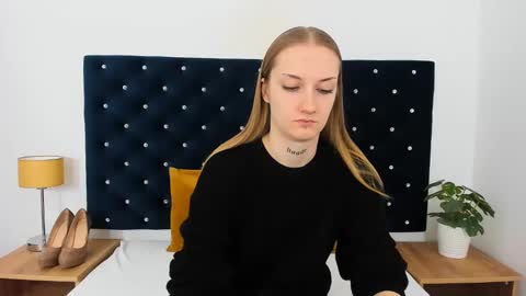 Snapshot of alexabigheart chatting on 02.07.25 Alexa with big heart 3 online show from 02.07.25