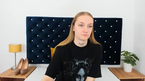 Snapshot of alexabigheart chatting on 02.11.25 Alexa with big heart 3 online show from 02.11.25