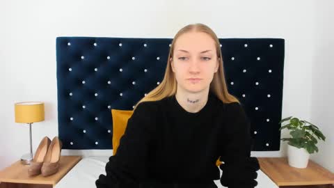 Snapshot of alexabigheart chatting on 02.14.25 Alexa with big heart 3 online show from 02.14.25
