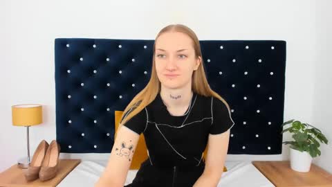 Snapshot of alexabigheart chatting on 02.18.25 Alexa with big heart 3 online show from 02.18.25