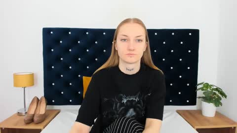 Snapshot of alexabigheart chatting on 02.20.25 Alexa with big heart 3 online show from 02.20.25