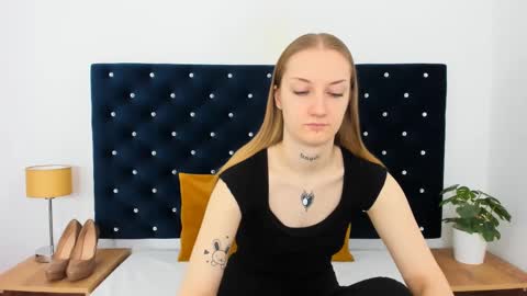 Snapshot of alexabigheart chatting on 02.21.25 Alexa with big heart 3 online show from 02.21.25