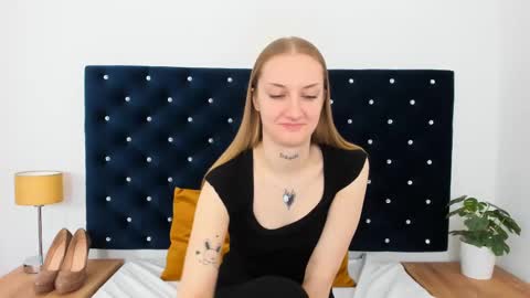 Snapshot of alexabigheart chatting on 02.22.25 Alexa with big heart 3 online show from 02.22.25