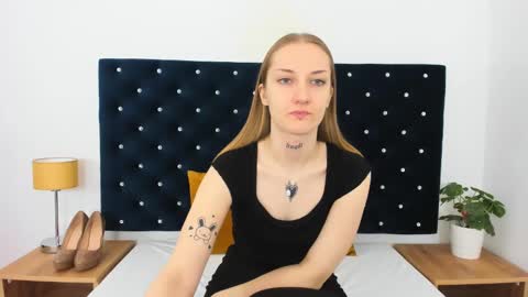 Snapshot of alexabigheart chatting on 02.28.25 Alexa with big heart 3 online show from 02.28.25
