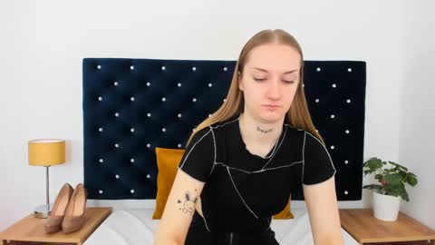 Snapshot of alexabigheart chatting on 03.04.25 Alexa with big heart 3 online show from 03.04.25