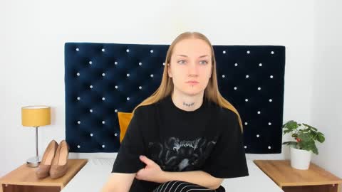 Snapshot of alexabigheart chatting on 03.12.25 Alexa with big heart 3 online show from 03.12.25