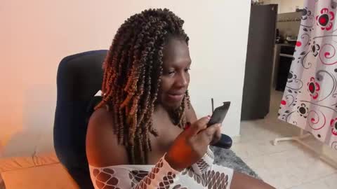 Snapshot of alexagons chatting on 09.30.25 alexagons online show from 09.30.25