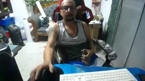 Snapshot of alexamdergal chatting on 12.20.24 Alexamdergal online show from 12.20.24