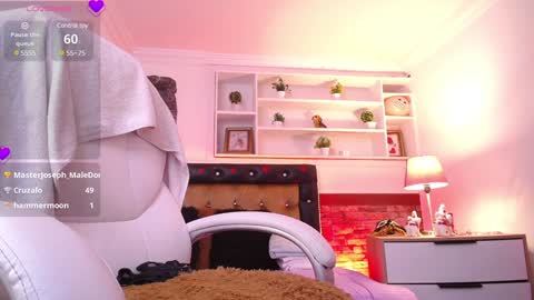 Snapshot of alexamoon__ chatting on 12.14.24 Alexa Moon online show from 12.14.24